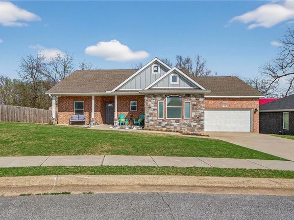 952 Glass Street , Cave Springs, AR 72718