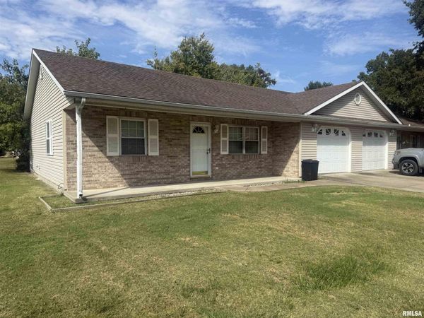 719 E BENSON Street, Herrin, IL 62948