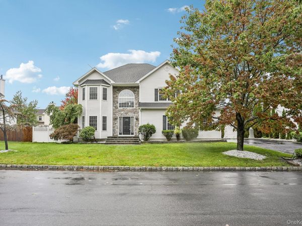 2508 Constitution Way, New Windsor, NY 12553