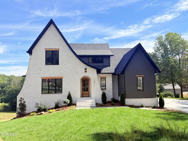 1811 Millbrook Drive, Johnson City, TN 37604
