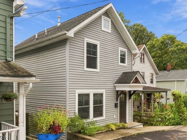 14 Catherine Ln, Morristown, NJ 07960