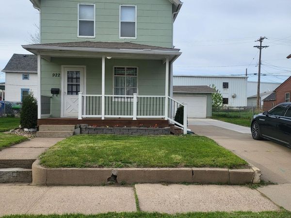 922 W 12th St, Sioux Falls, SD 57104