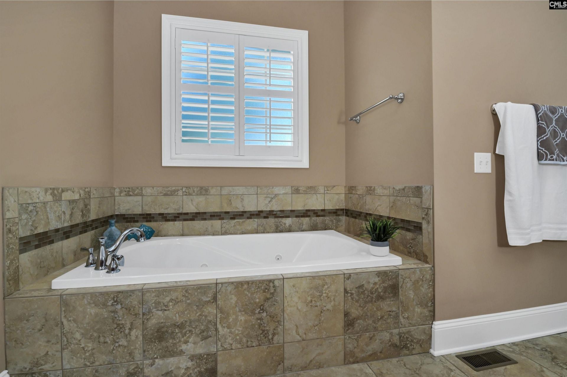 21 Palm Crescent Court  Photo 7