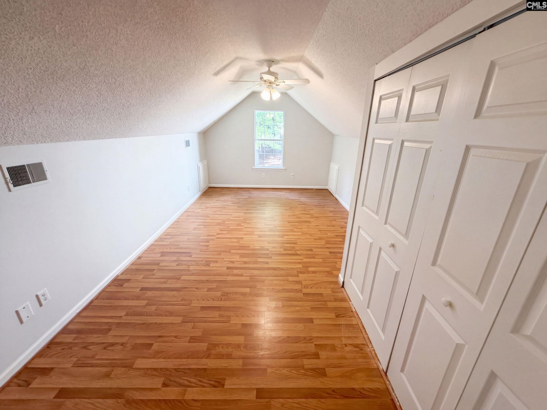 320 Hunters Ridge Drive  Photo 17