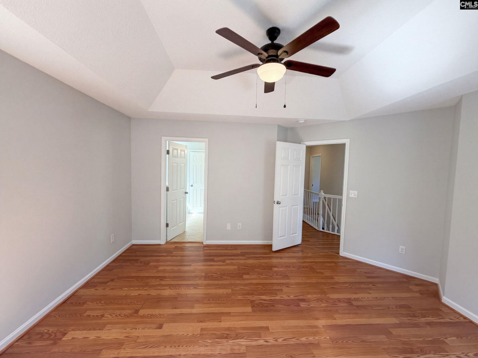 320 Hunters Ridge Drive  Photo 4