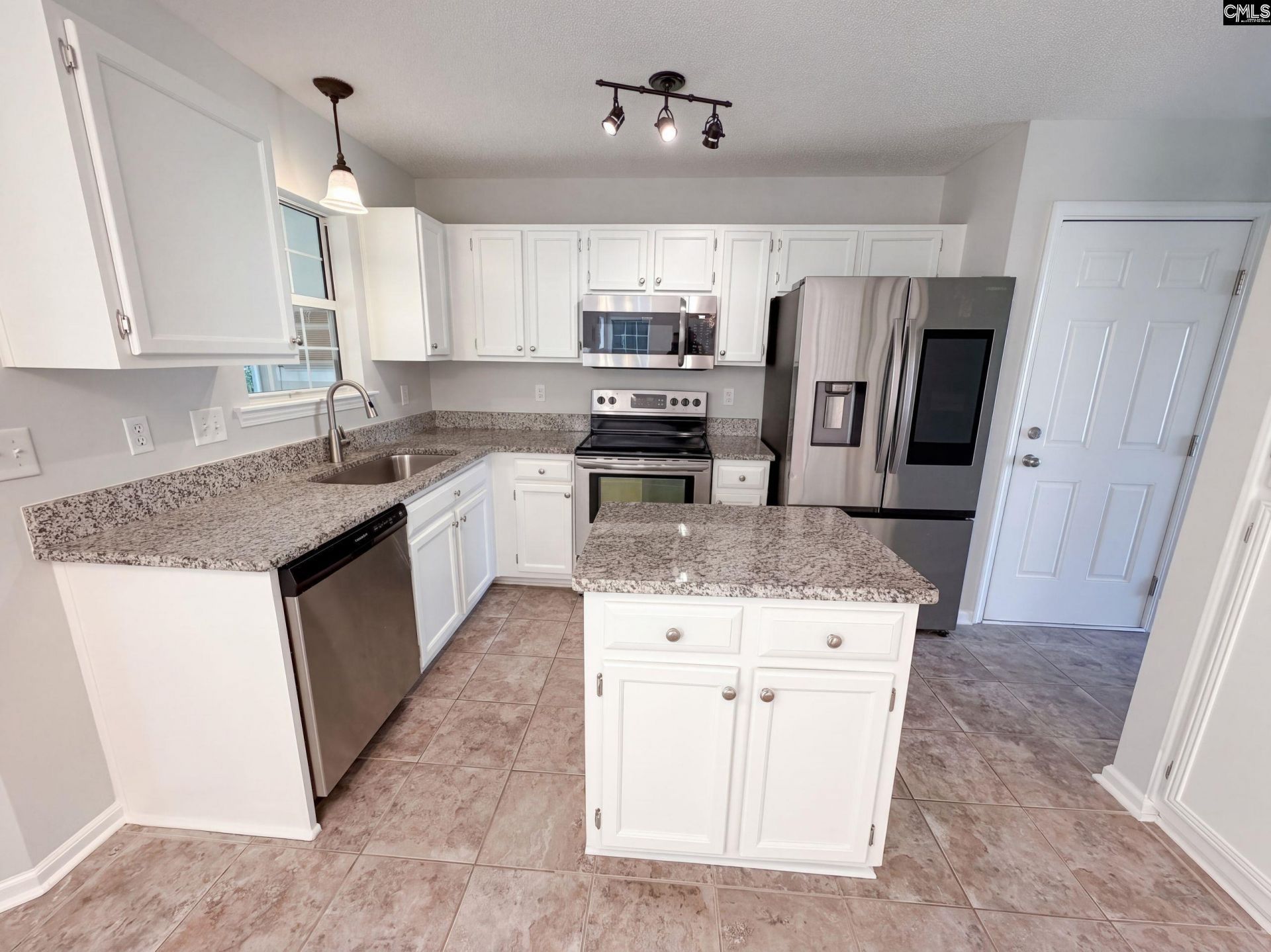 320 Hunters Ridge Drive  Photo 7