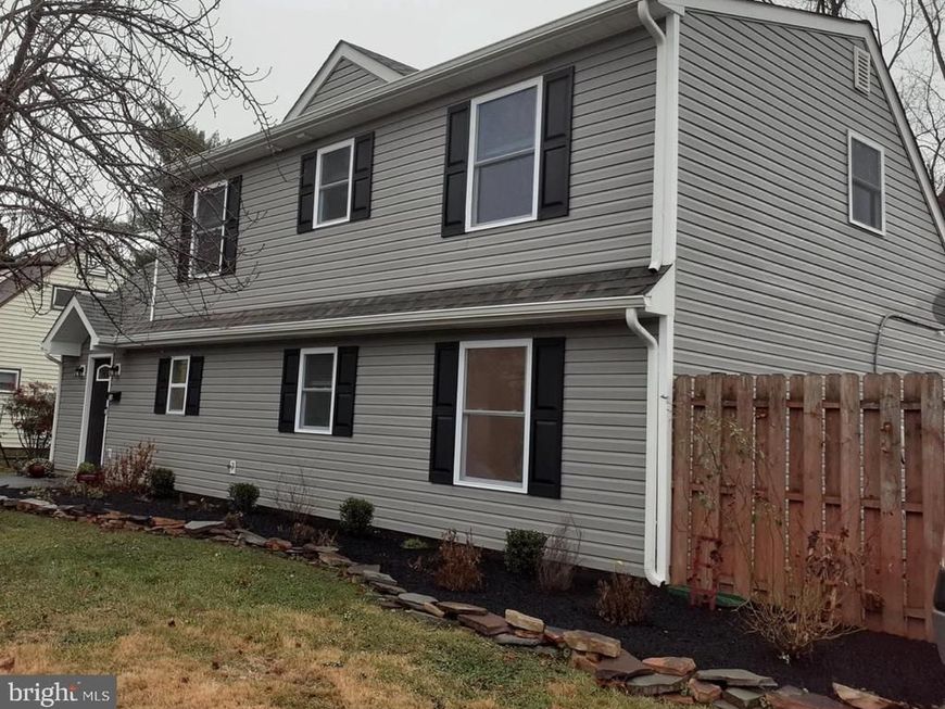 28 Inlet Road, Levittown, PA 19057 Main Photo