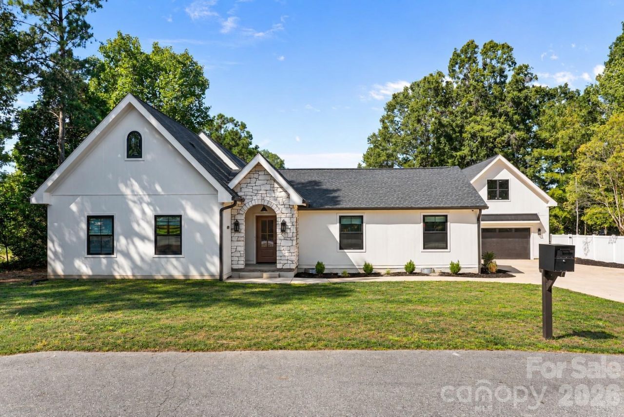 419 Clay Street, Mooresville, NC 28115 Main Photo