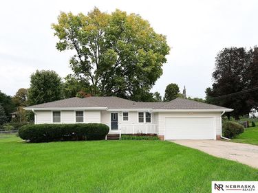 9820 Poppleton Avenue, Omaha, NE 68124