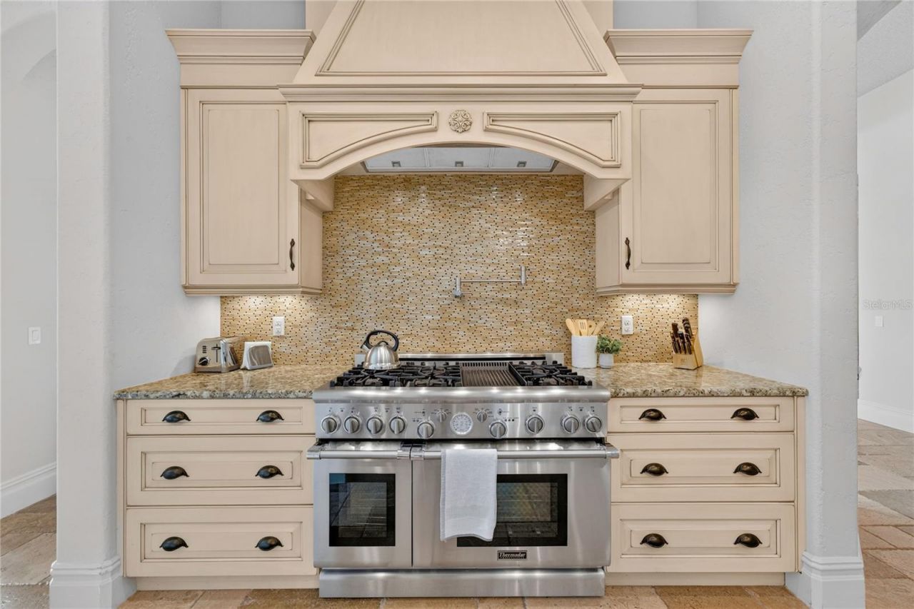 6113 Grosvenor Shore Drive, Windermere, FL 34786 Photo