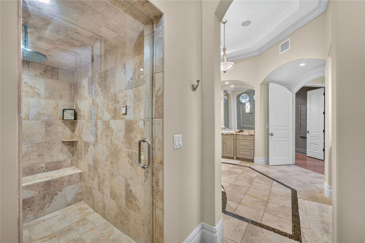 6113 Grosvenor Shore Drive, Windermere, FL 34786 Photo