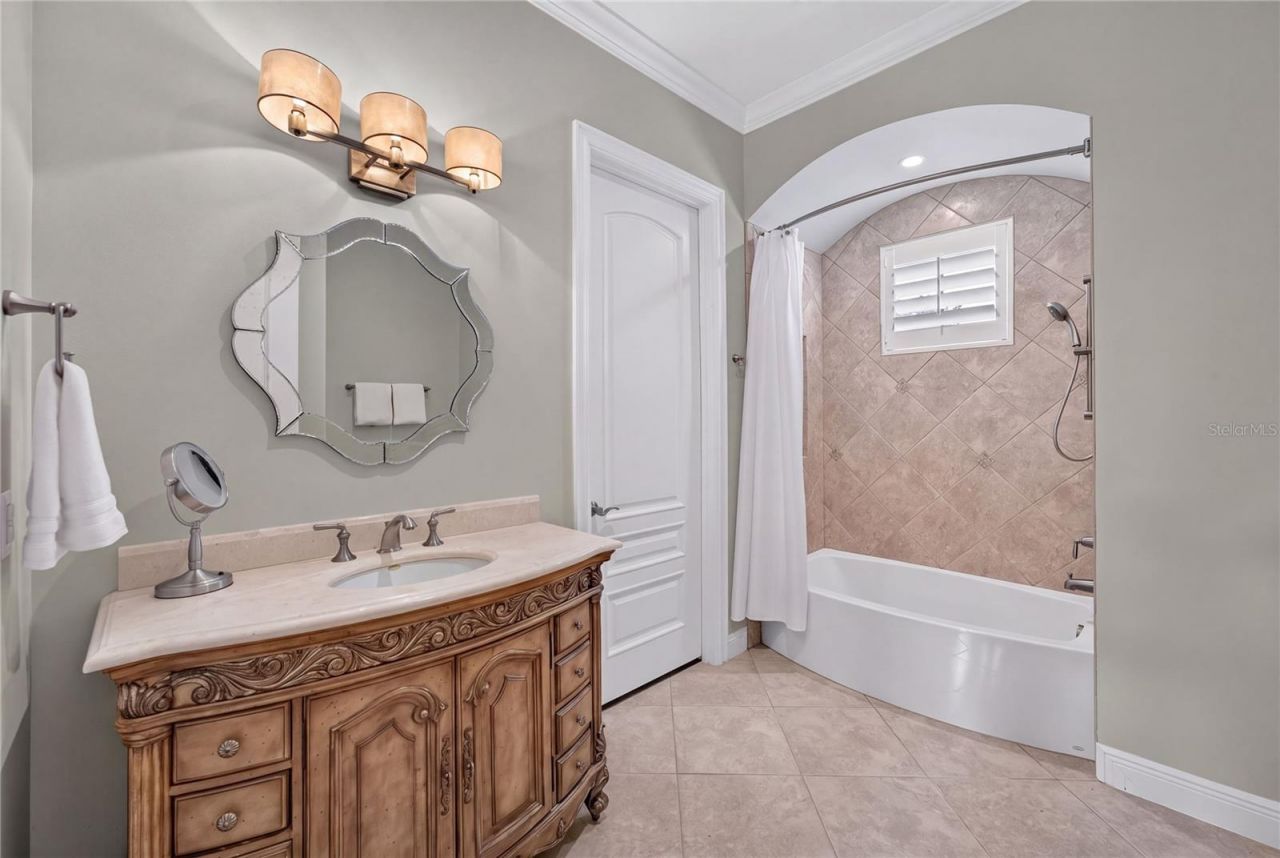 6113 Grosvenor Shore Drive, Windermere, FL 34786 Photo