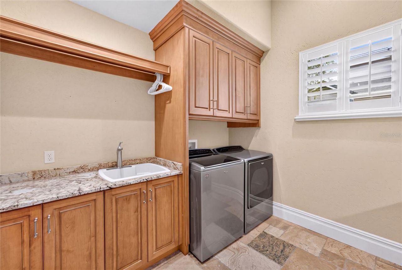 6113 Grosvenor Shore Drive, Windermere, FL 34786 Photo