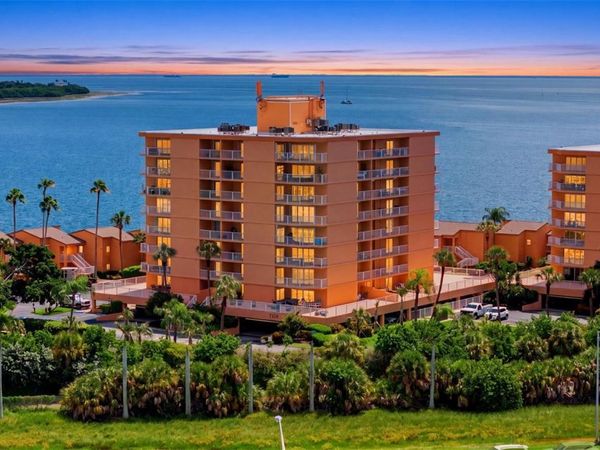 7430 SUNSHINE SKYWAY LANE S, Unit 901, ST PETERSBURG, FL 33711