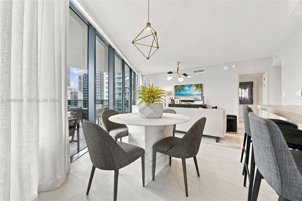 1000 Brickell Plz , Unit 3401, Miami, FL 33131 Photo