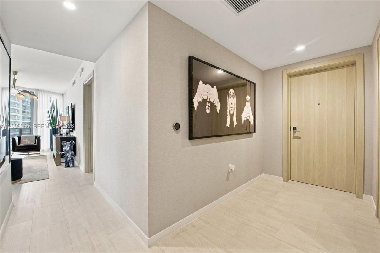 1000 Brickell Plz , Unit 3401, Miami, FL 33131 Photo