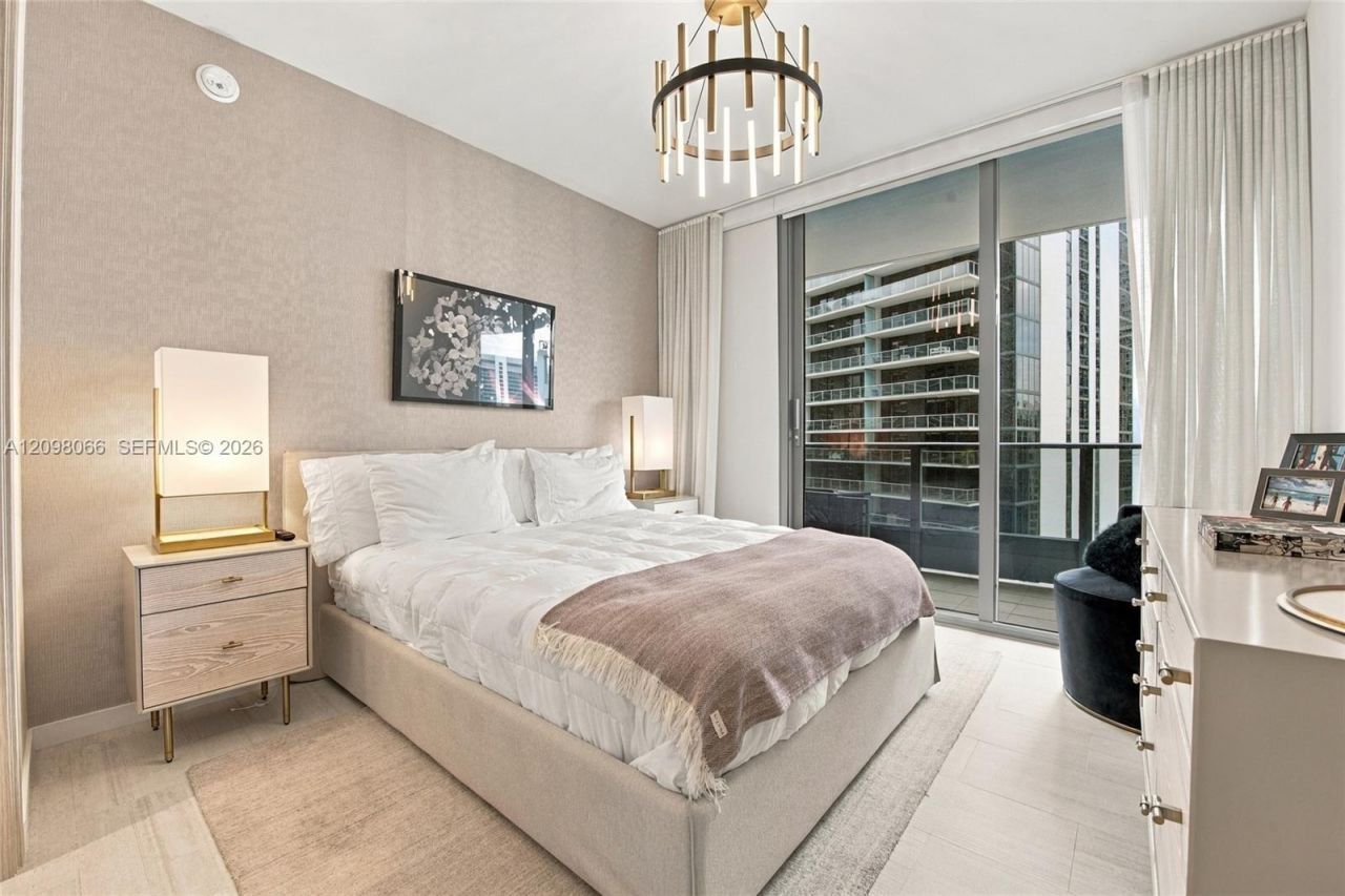 1000 Brickell Plz , Unit 3401, Miami, FL 33131 Photo