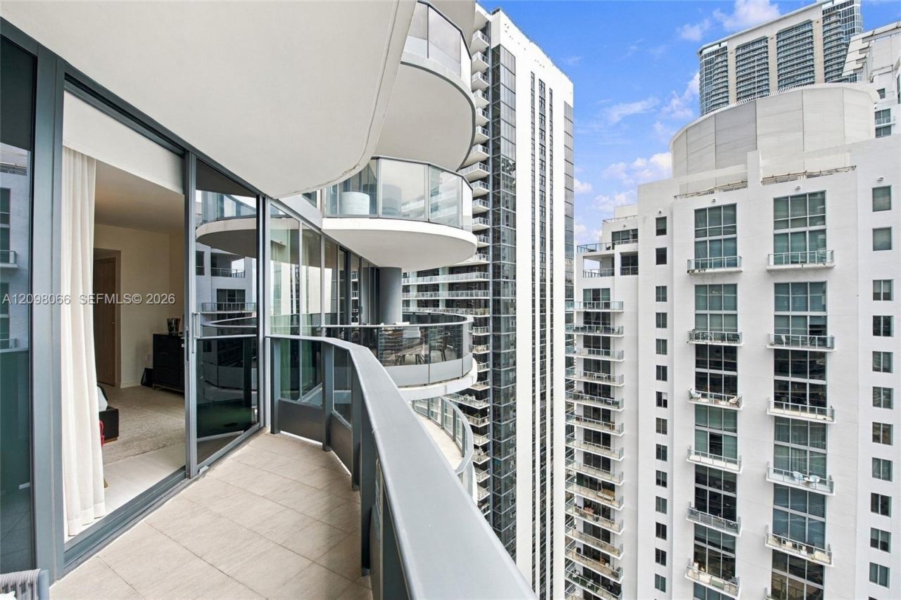 1000 Brickell Plz , Unit 3401, Miami, FL 33131 Photo