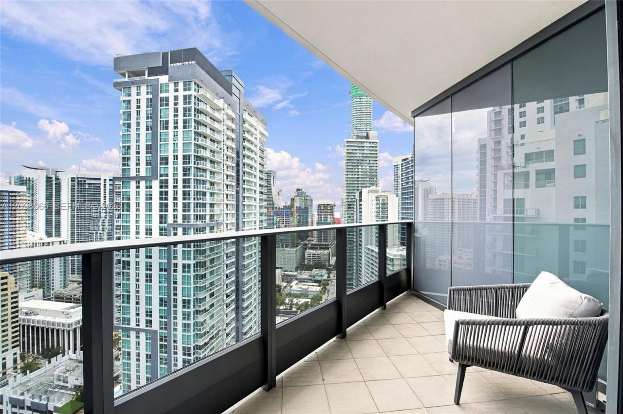 1000 Brickell Plz , Unit 3401, Miami, FL 33131 Photo