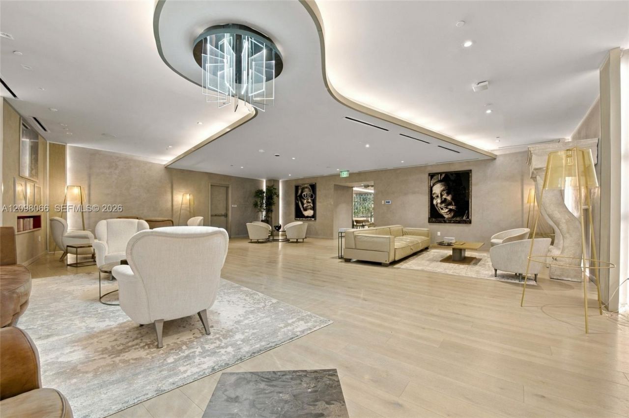 1000 Brickell Plz , Unit 3401, Miami, FL 33131 Photo
