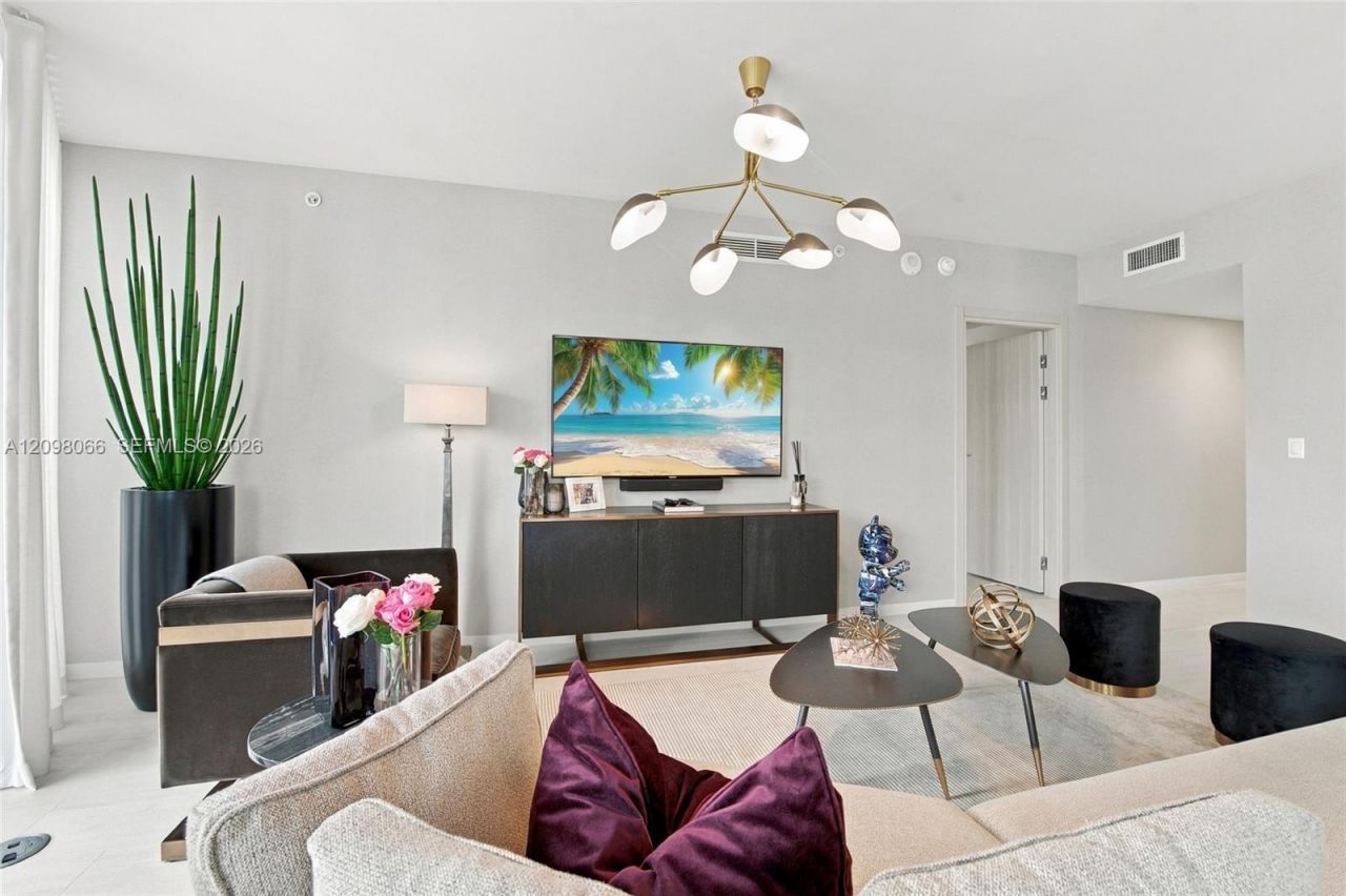 1000 Brickell Plz , Unit 3401, Miami, FL 33131 Photo