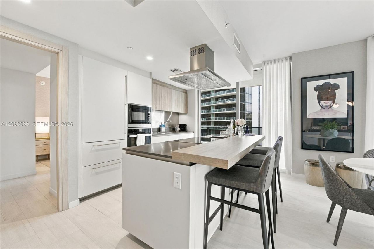 1000 Brickell Plz , Unit 3401, Miami, FL 33131 Photo