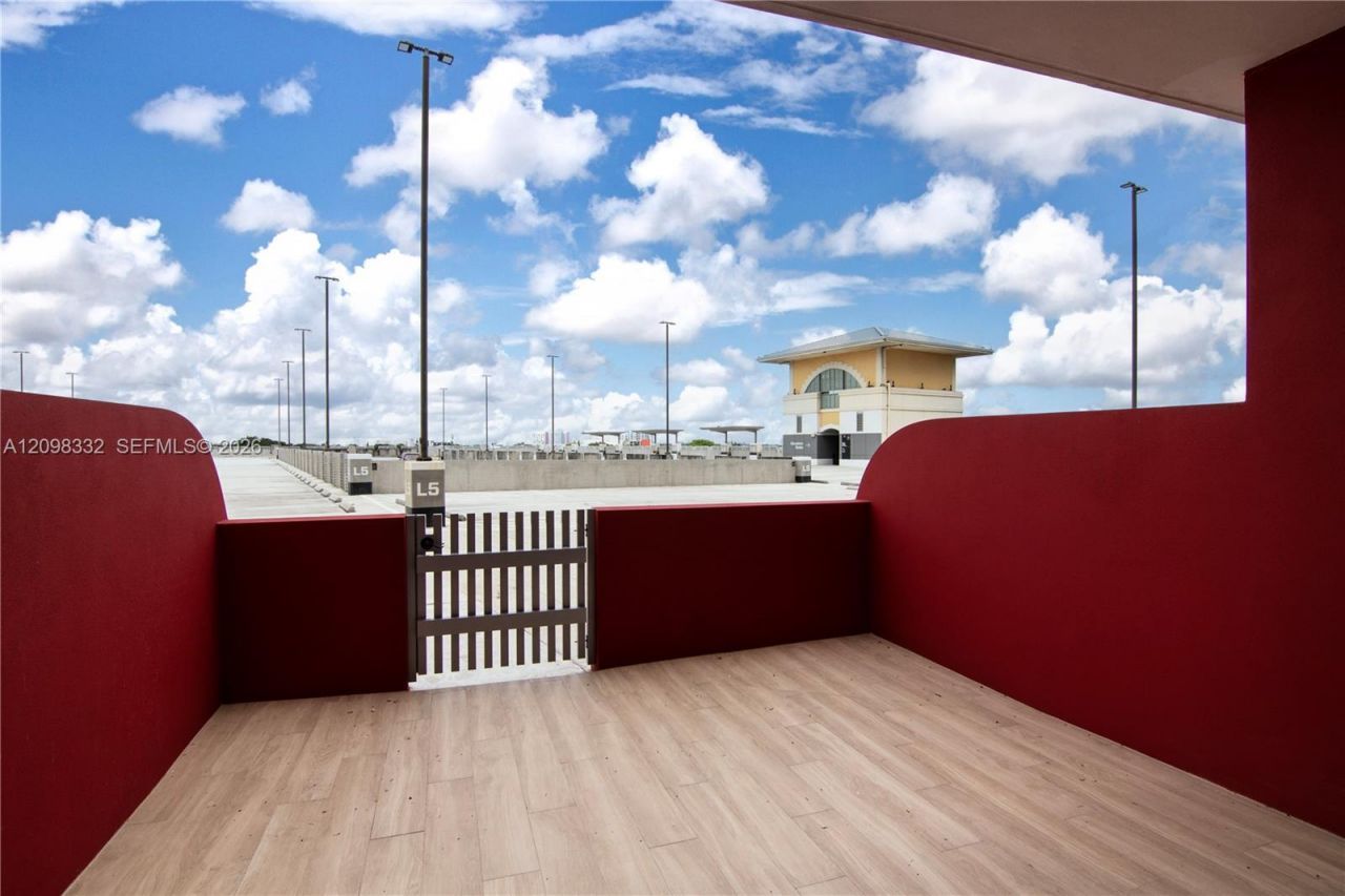 90 NE 32 , Unit 522, Miami, FL 33127 Photo