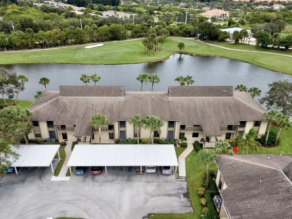22 PLANTATION Drive, Unit 106, Vero Beach, FL 32966