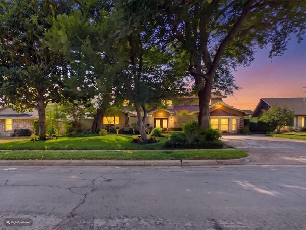 9335 Whittenburg Gate , Dallas, TX 75243