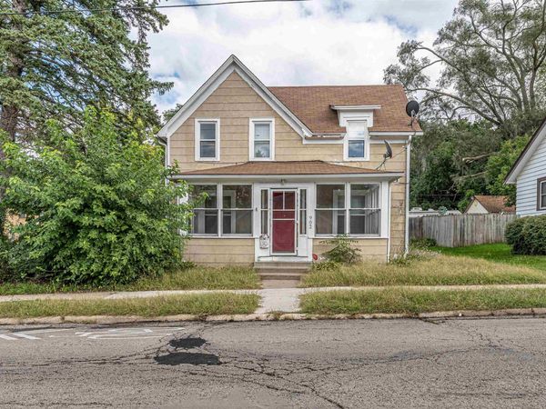 902 18th Street, ROCKFORD, IL 61104