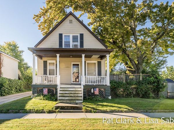 420 Monroe Avenue, Grand Haven, MI 49417