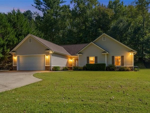 52 Blakes Lane , Talking Rock, GA 30175