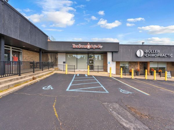 296 W Tienken Rd , Rochester Hills, Mi 48306