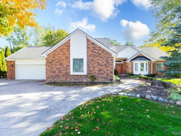 24924 Glenda Street , Novi, Mi 48375