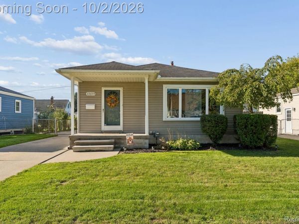 22644 Ridgeway Street, St Clair Shores, Mi 48080