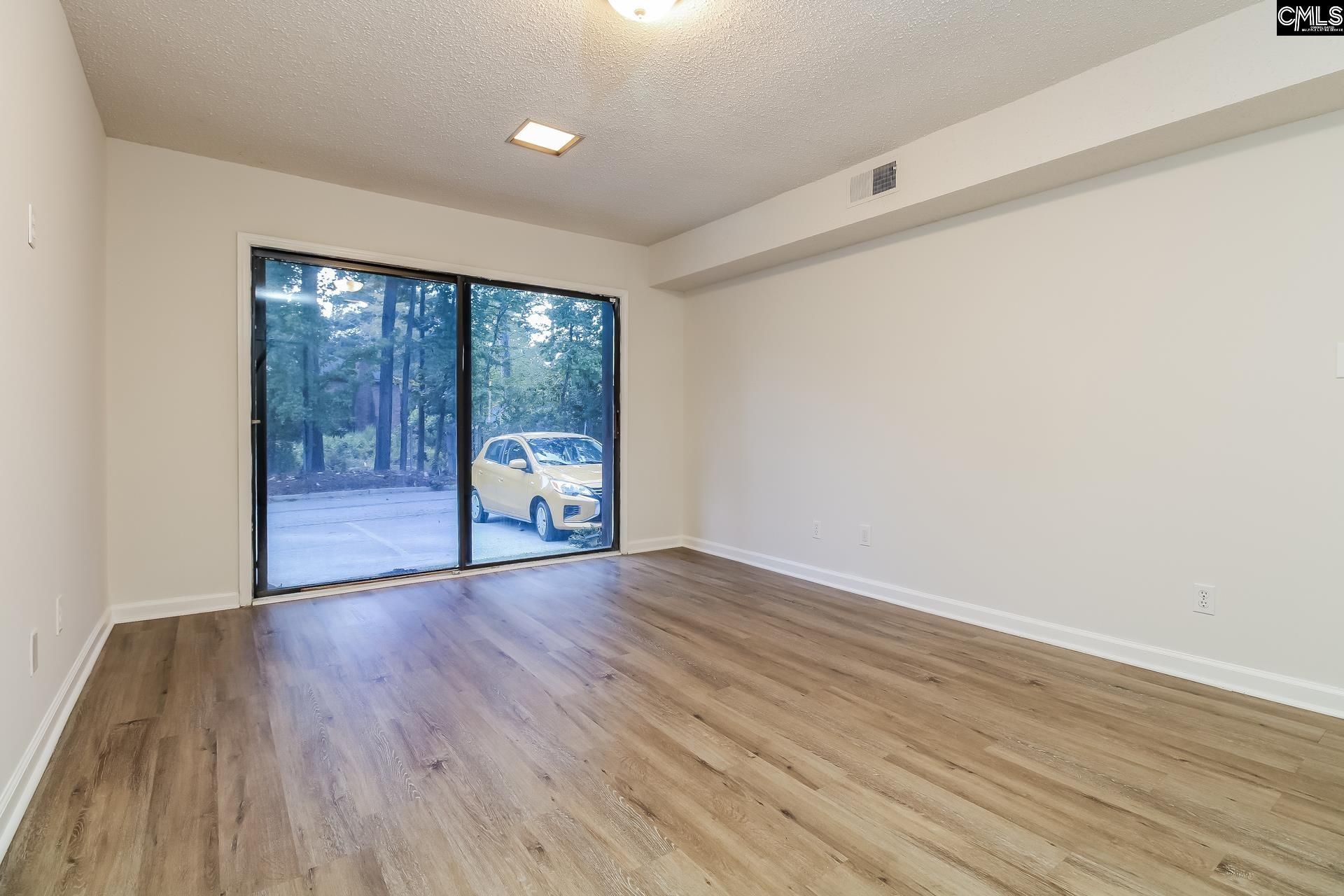 167 Lionsgate Drive  Photo 19