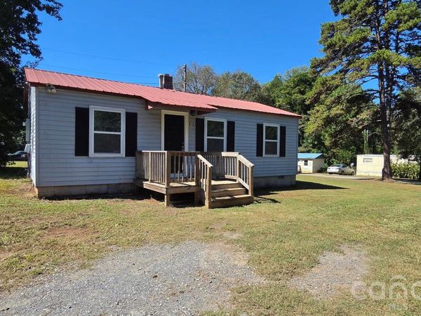 916 Mountain Crest Drive , Kings Mountain, NC 28086