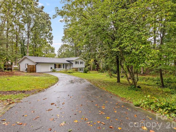 3238 Debbie Drive , Hendersonville, NC 28791