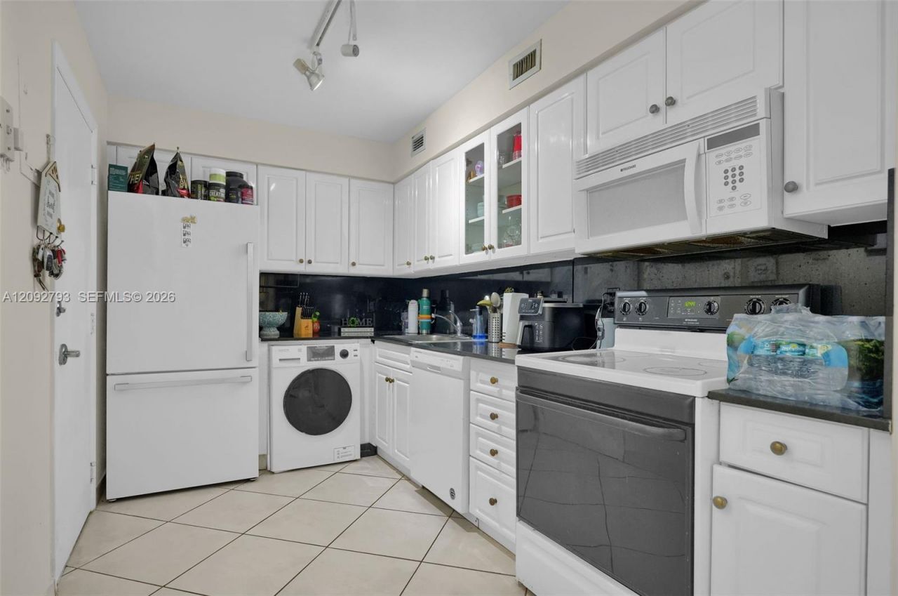 6770 Indian Creek Dr, Unit 8R, Miami Beach, FL 33141 Photo