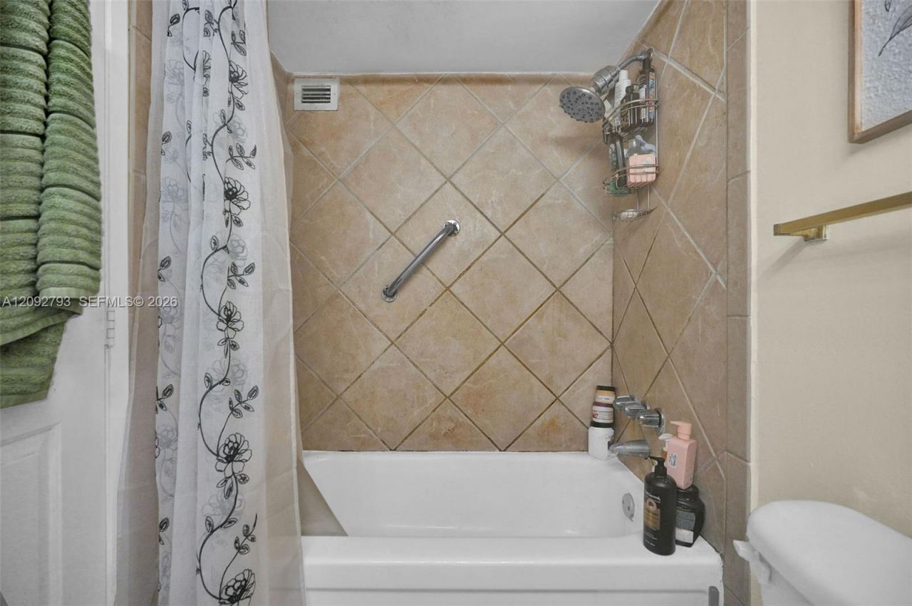 6770 Indian Creek Dr, Unit 8R, Miami Beach, FL 33141 Photo
