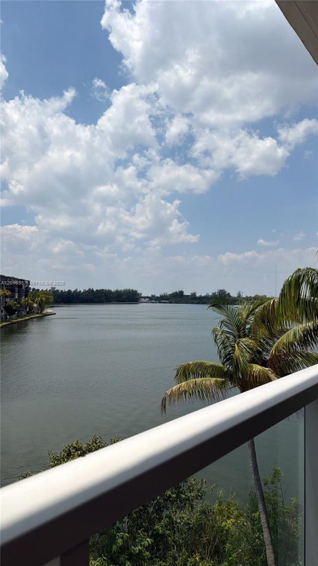 1301 NE Miami Gardens Dr , Unit 403W, Miami, FL 33179 Photo
