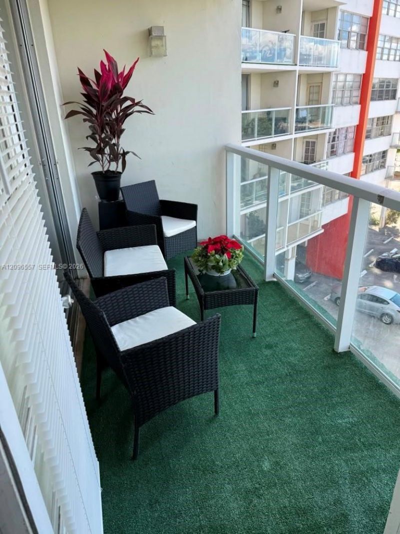 1301 NE Miami Gardens Dr , Unit 403W, Miami, FL 33179 Photo