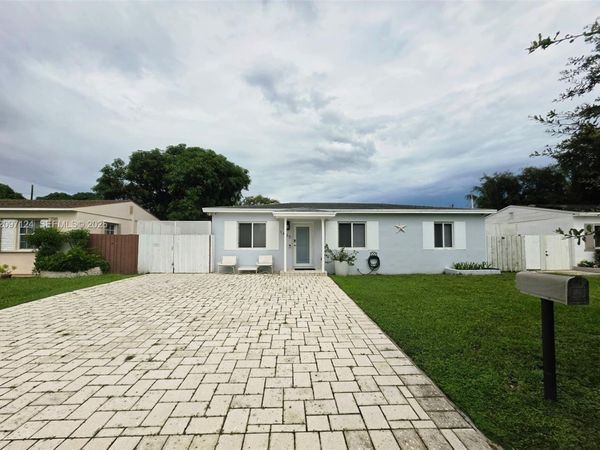 1435 NE 141st St , North Miami, FL 33161