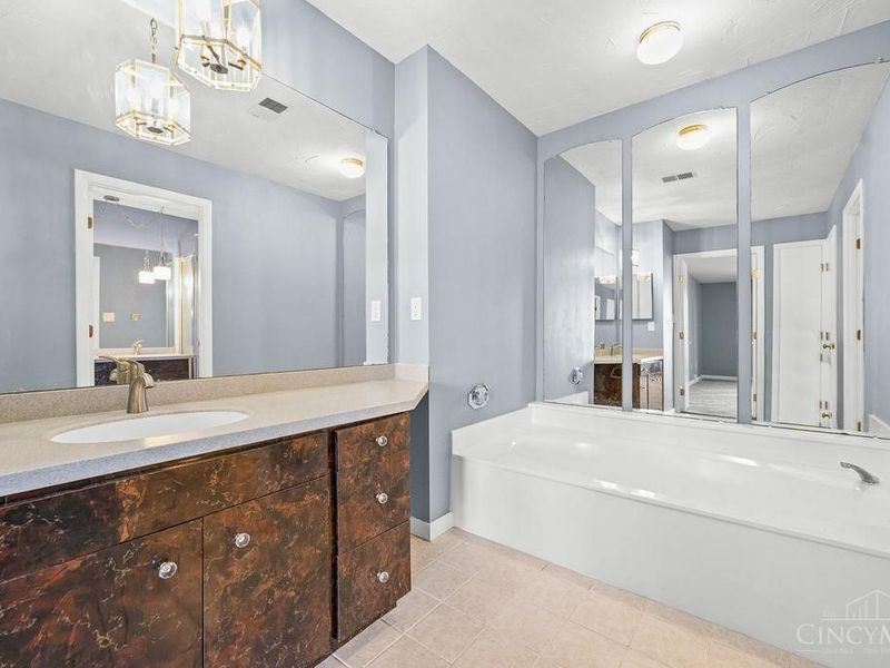 3533 Amberacres Drive, Unit 305, Cincinnati, OH 45237 Photo 29