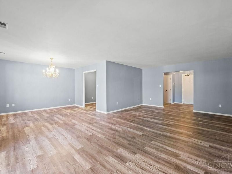 3533 Amberacres Drive, Unit 305, Cincinnati, OH 45237 Photo 5