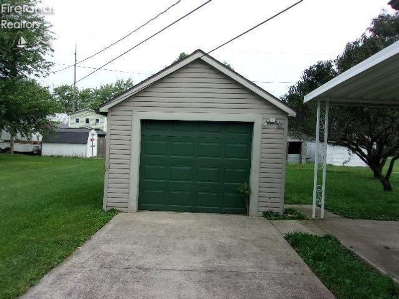516 Miller Avenue, Fostoria, OH 44830 Photo 15