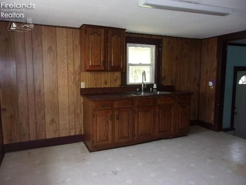 516 Miller Avenue, Fostoria, OH 44830 Photo 3