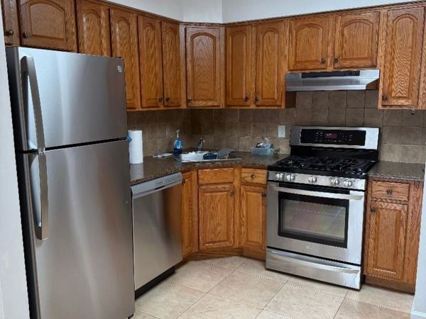 7862 79th Place , Glendale, NY 11385