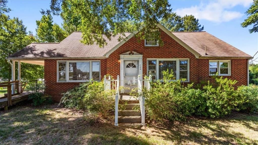726 Third Avenue, Reidsville, NC 27320 Main Photo