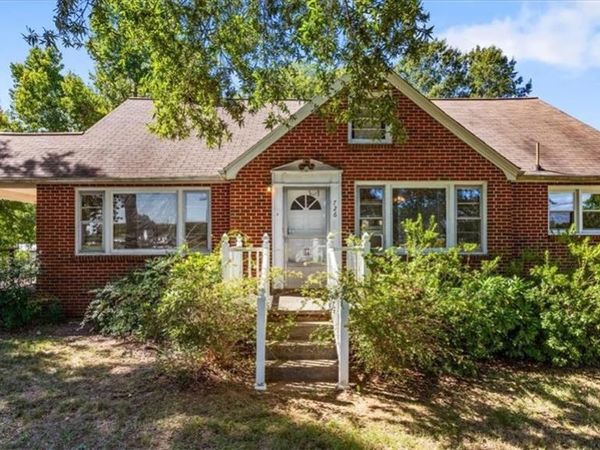 726 Third Avenue, Reidsville, NC 27320